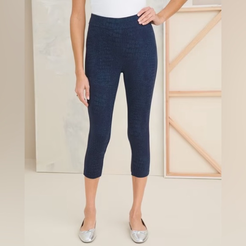 NWOT Chico’s Blue Croc-Print Ponte Cropped Leggings Size 12